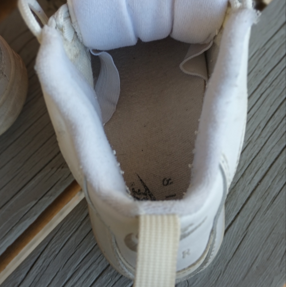 Nikes - Picture 6 of 7